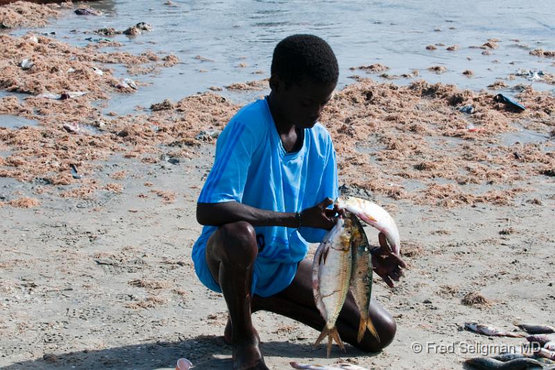 20090529_104300 D300 P1 P1.jpg - Young boy wih fish